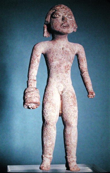 Figurilla de un jugador de tlachtli con un guante en la mano derecha, de México, Período Preclásico, 1300-800 a.C. de Mayan