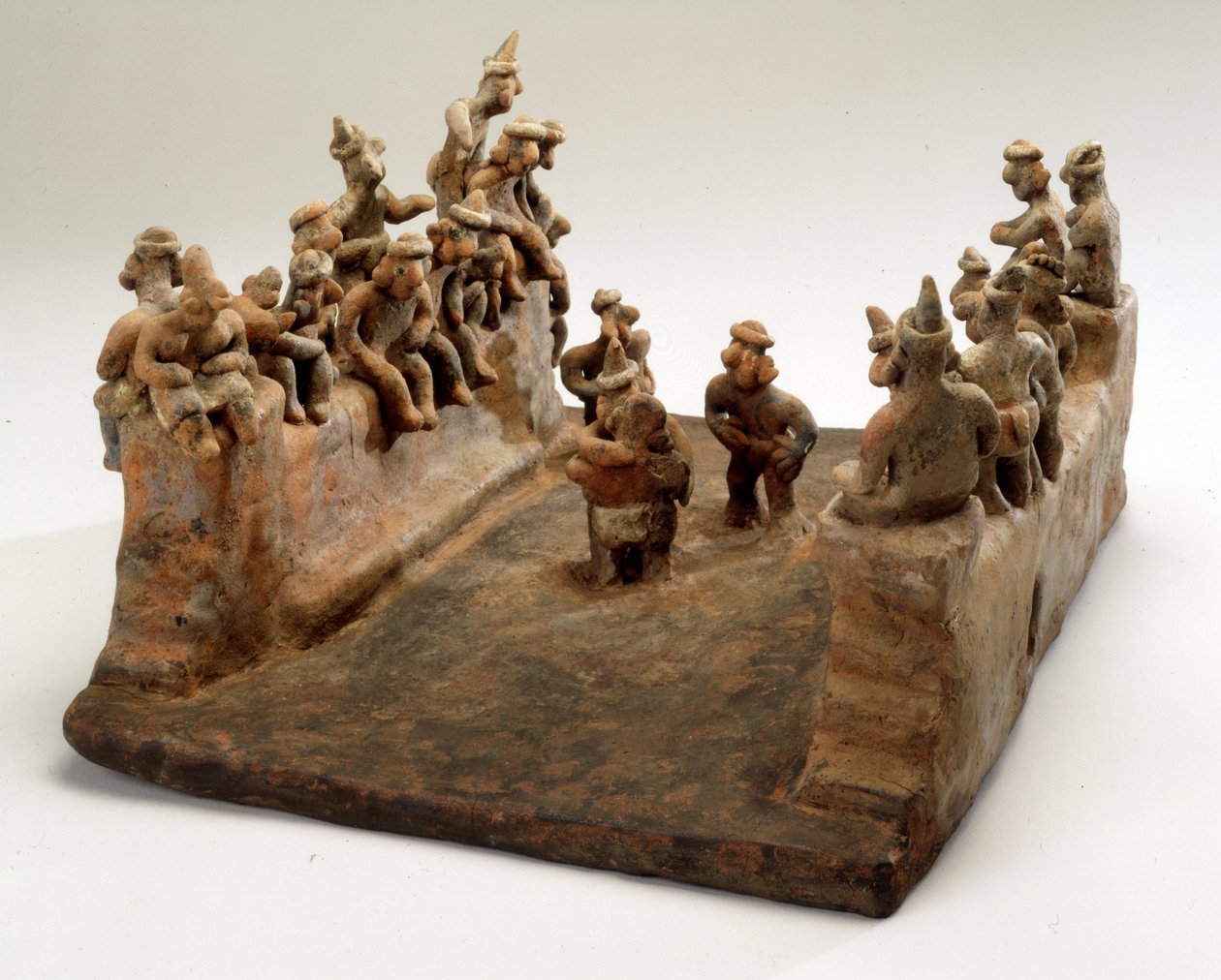 Modelo de un juego de pelota de Mayan