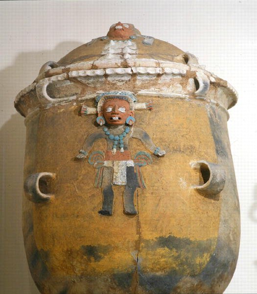 Urna funeraria con tapa, Ixil, Quiché, Guatemala, Periodo Posclásico Temprano (900-1200) de Mayan Mayan