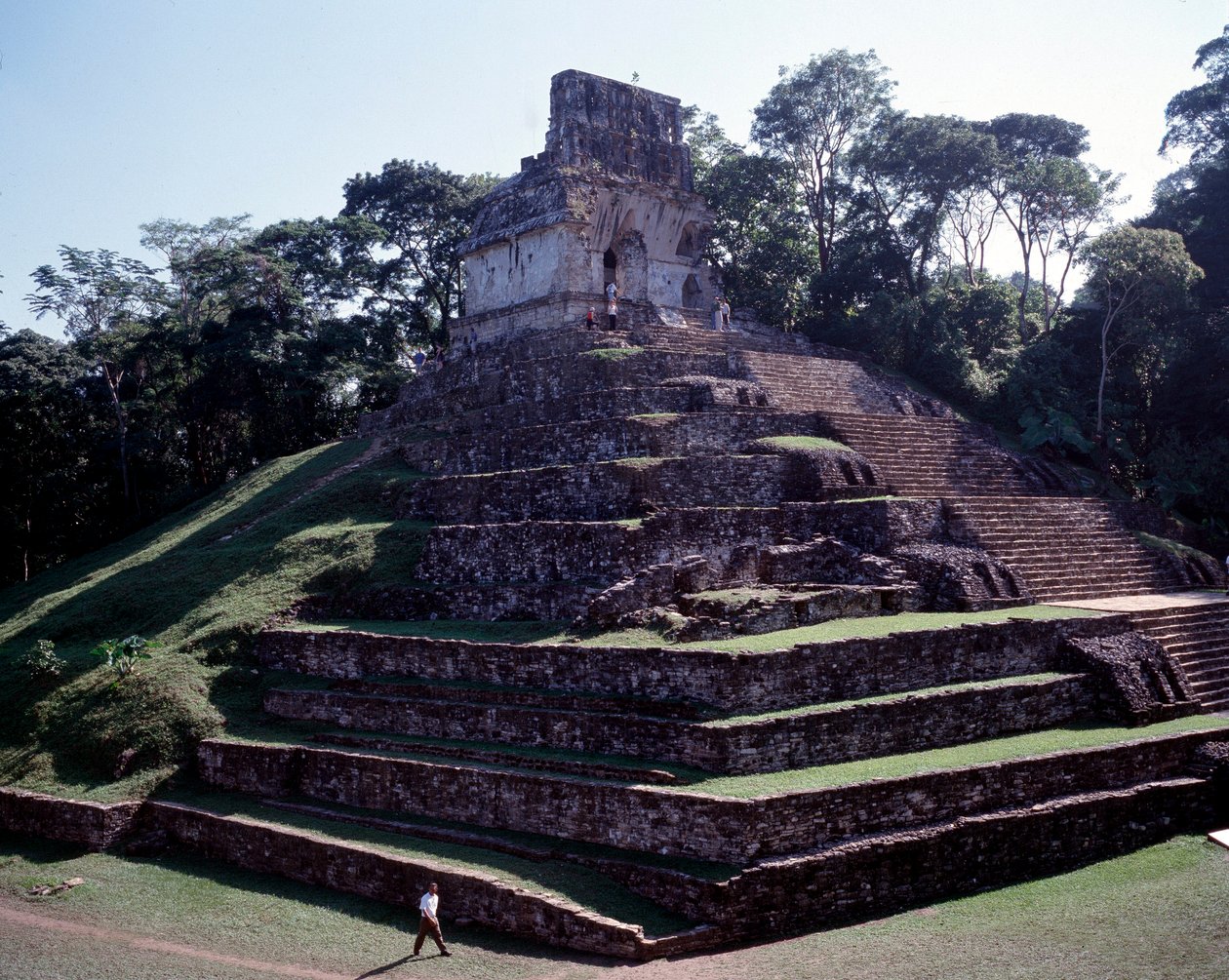Civilización precolombina: vista del sitio de Palenque en Chiapas, período clásico maya de Mayan Mayan