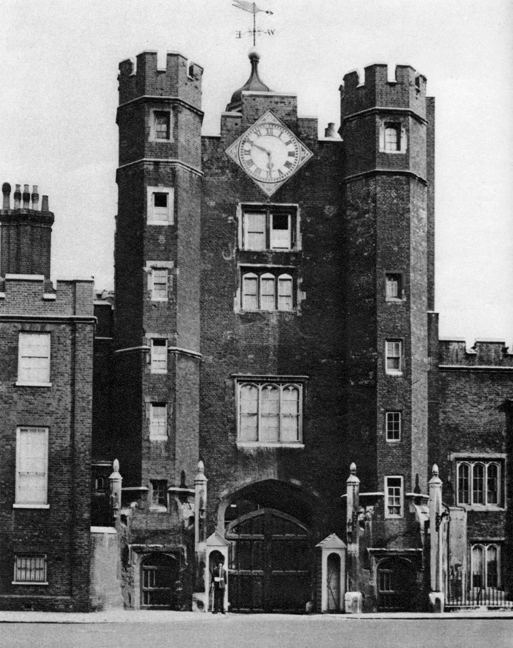 Puerta de ladrillo para un pabellón de caza real en St James, Londres de McLeish