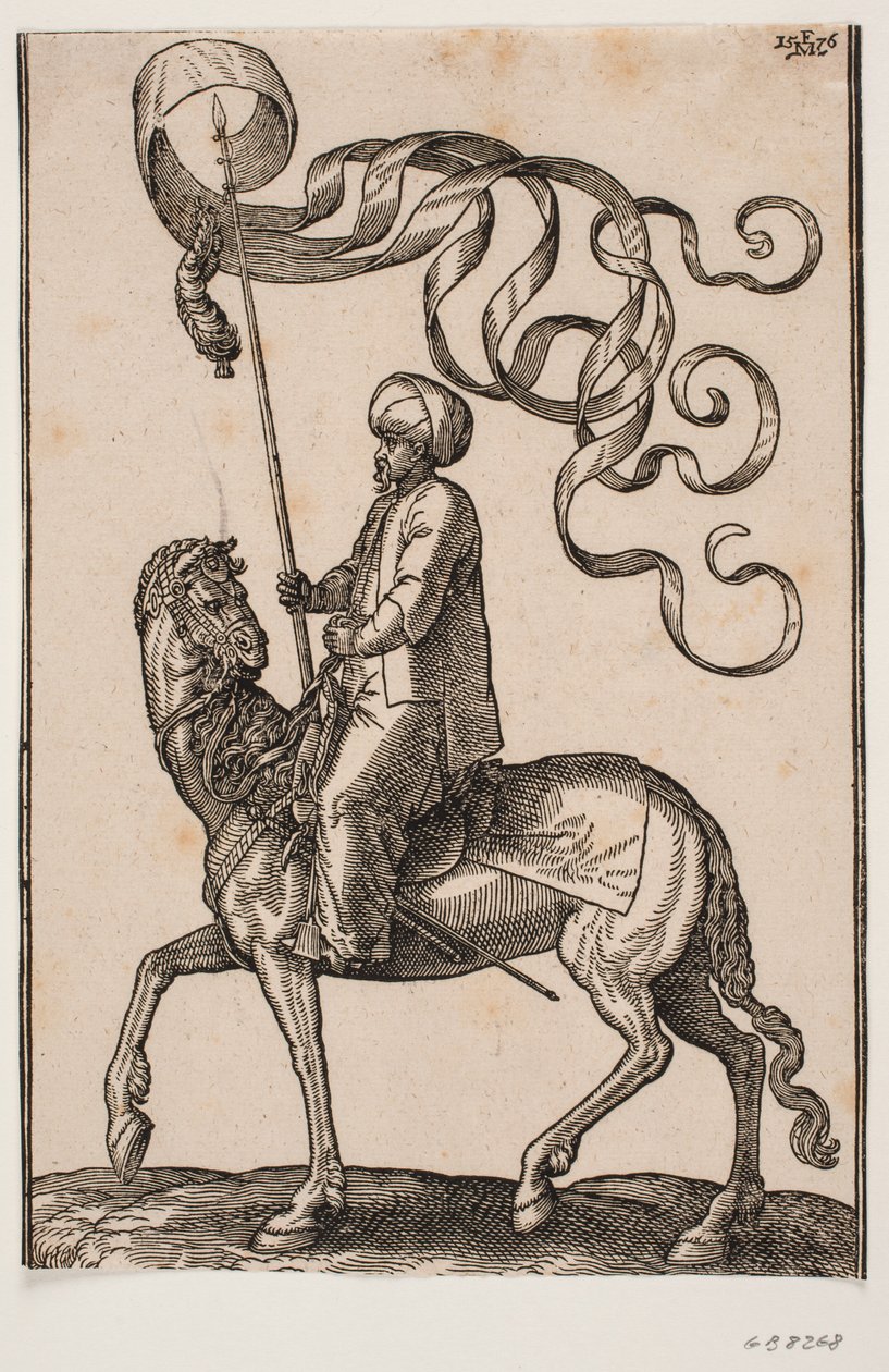 Portador de estandarte montado, perfil hacia la izquierda; el estandarte es de tres puntas y debajo cuelga una pluma; su espada está colocada entre su pierna izquierda y el flanco del caballo de Melchior Lorck