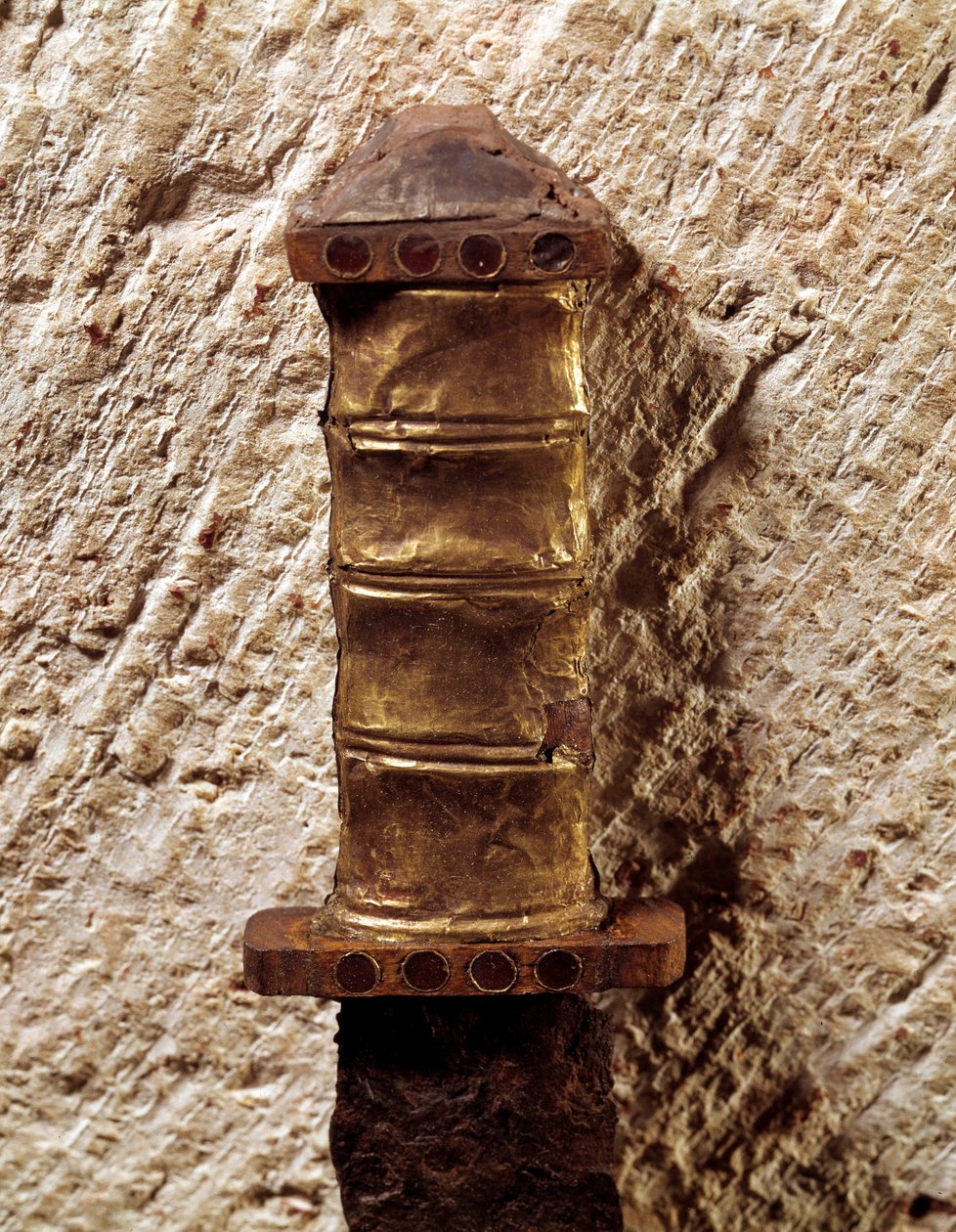 Arte merovingio: Mango de lanza, siglo VI. Galia, Museo Nacional de Arqueología de Saint Germain en Laye de Merovingian Merovingian