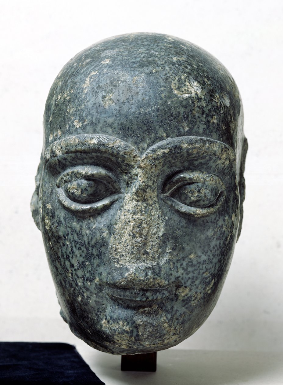 Cabeza de un hombre, conocido como Gudea con la cabeza rapada, de Telloh (Antigua Girsu) Neo-Sumerio, c.2120 a.C. de Mesopotamian
