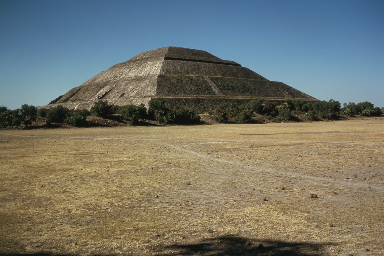 Pirámide del Sol, c.300 d.C. de Mexican School