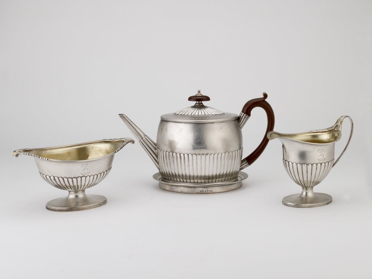 Tetera y soporte, jarra de crema, tazón de azúcar de Michael and Scofield, John Plummer