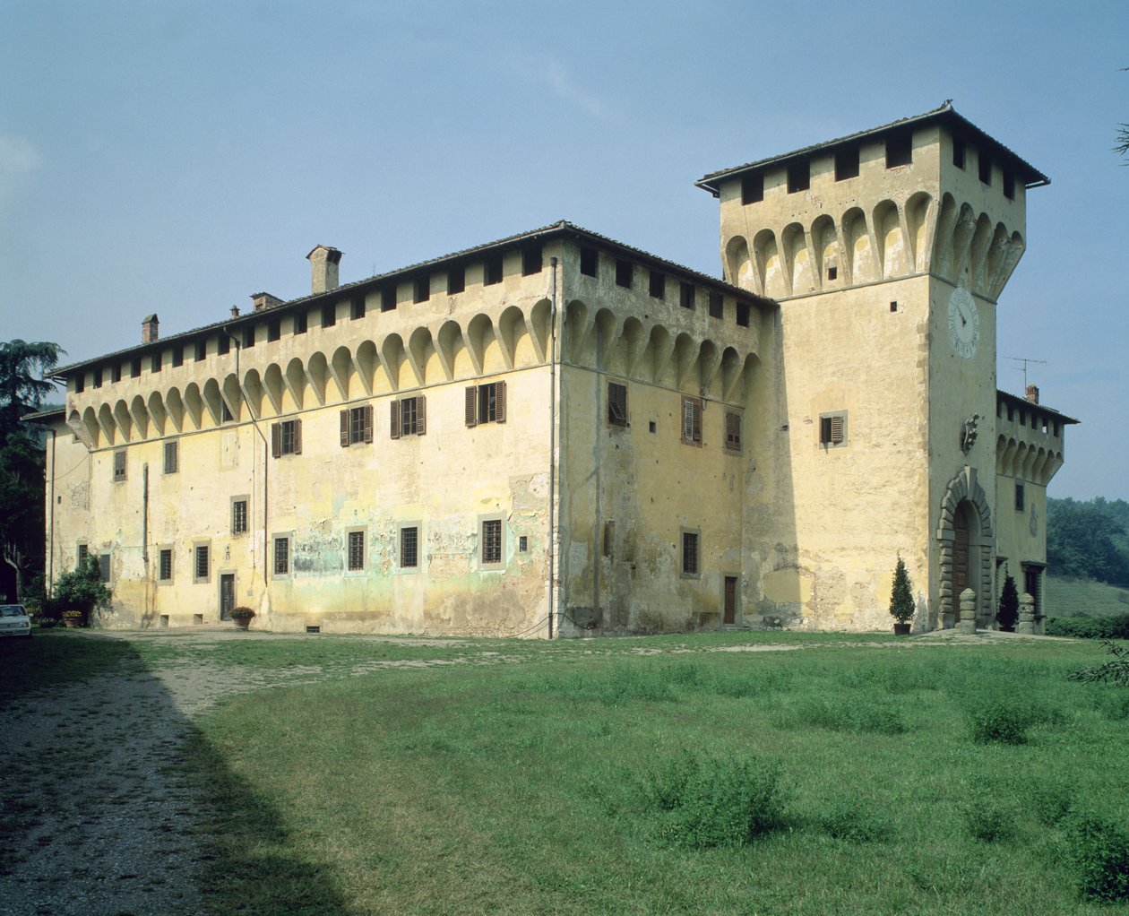 Villa Medicea Cafaggiolo, diseñada para Cosimo Il Vecchio de Michelozzo di Bartolommeo