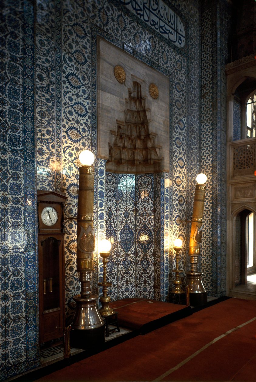 Vista interior de la Mezquita Rustem Pacha (1560-1564) de Mimar Sinan