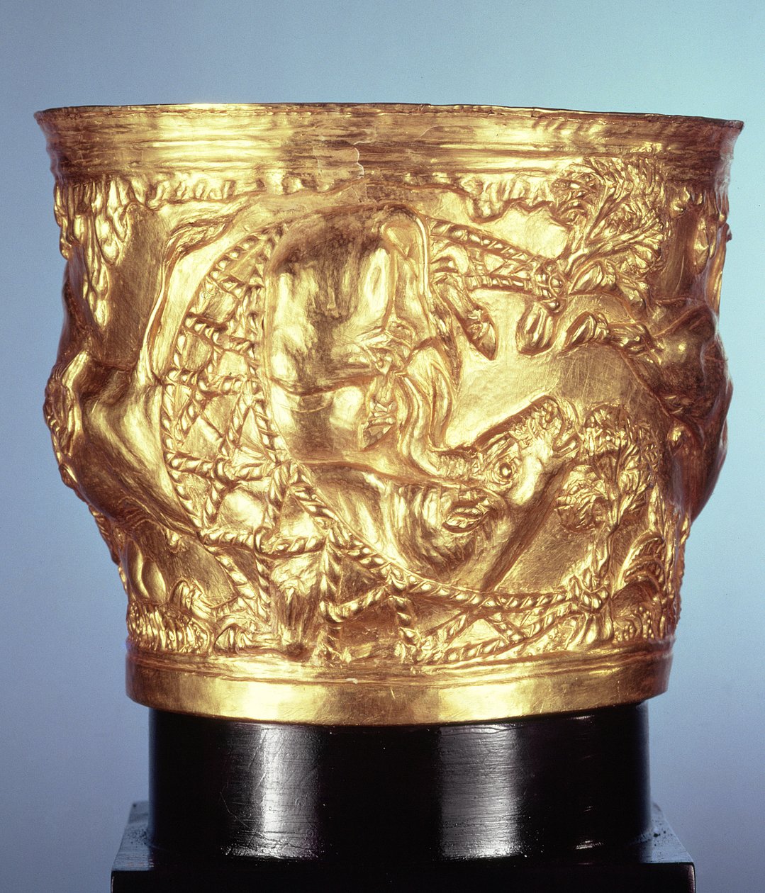 Copa, encontrada en la tumba real de Vaphio, Esparta, Minoico tardío I, c.1500 a.C. de Minoan