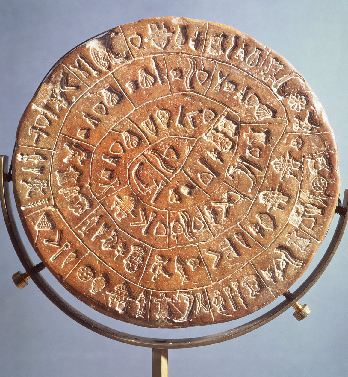 El Disco de Festo, con símbolos de significado desconocido, de Creta, c.1650 a.C. de Minoan