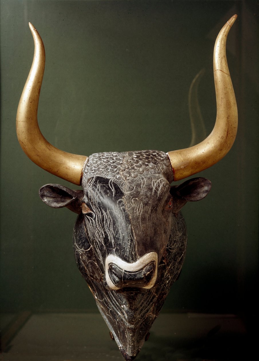 Arte minoico: rhyton en forma de cabeza de toro del Pequeño Palacio de Cnossos en Creta. 1550-1500 a.C. Museo Arqueológico de Heraklion de Minoan