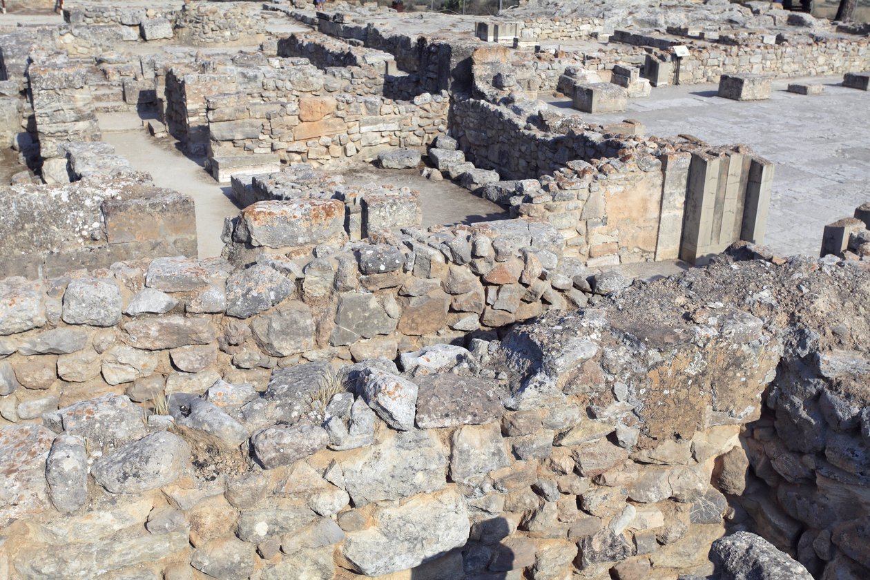 Sitio arqueológico minoico de Phaistos. Complejo noreste. Estas habitaciones se usaban para almacenar valiosos vasos rituales. El famoso 