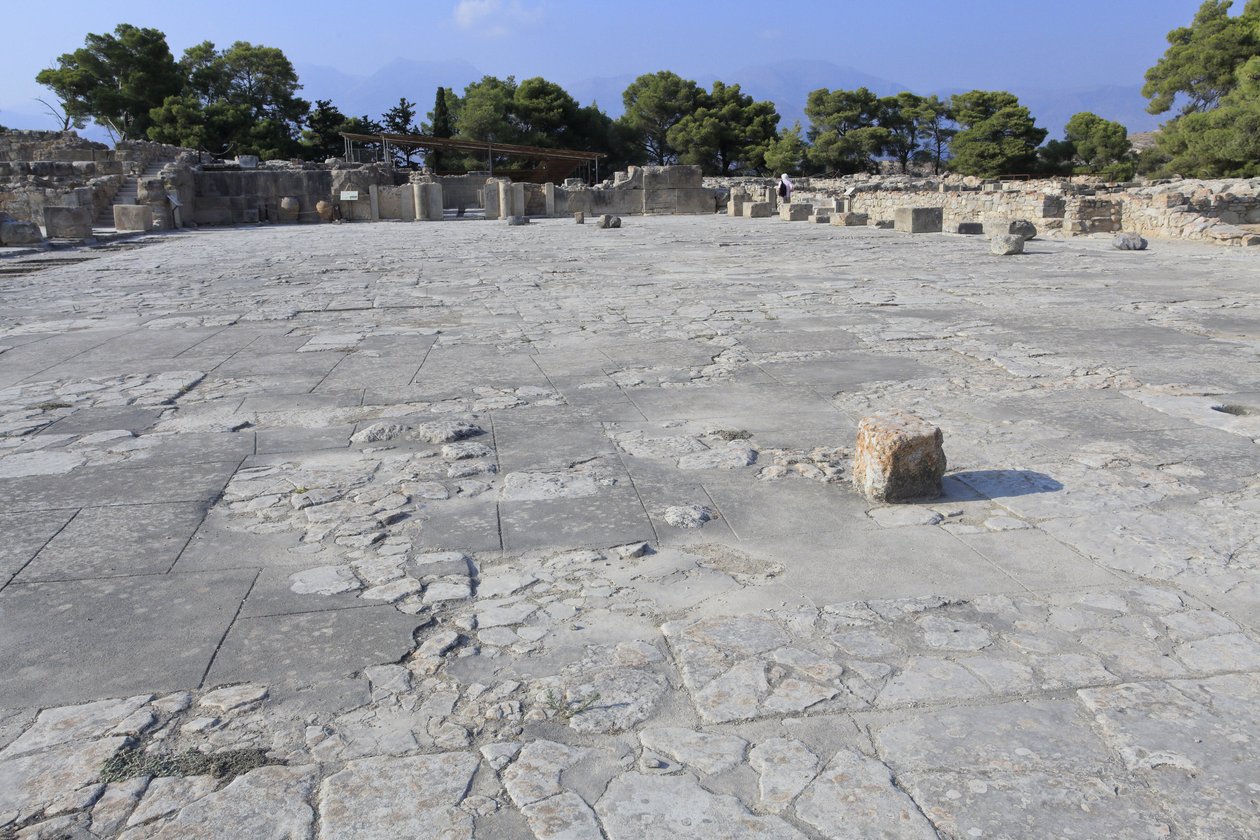 Sitio arqueológico minoico de Phaistos. El patio central, un elemento arquitectónico básico del palacio minoico de Minoan