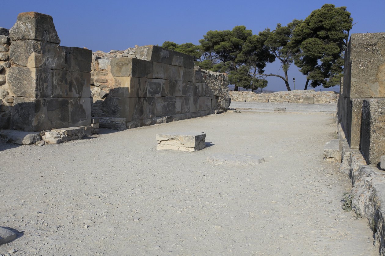 Sitio arqueológico minoico de Phaistos. Los almacenes del oeste. Phaistos, Creta de Minoan