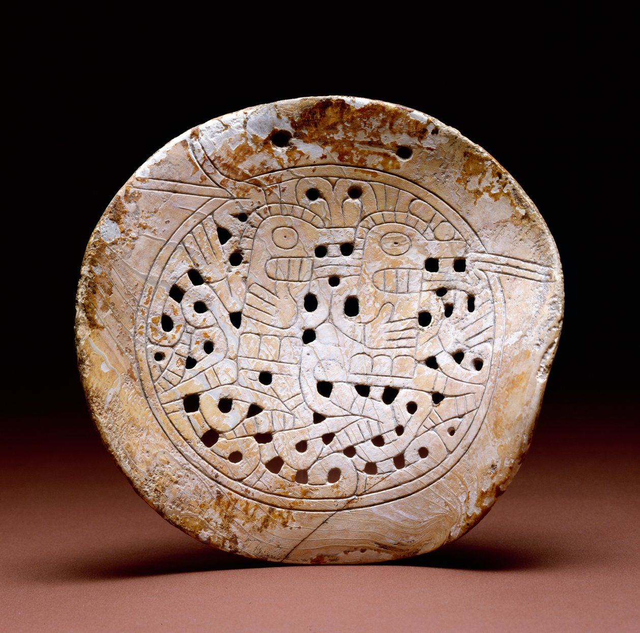 Gorgeta de concha, Fase Dallas, 1300-1500 de Mississippian culture