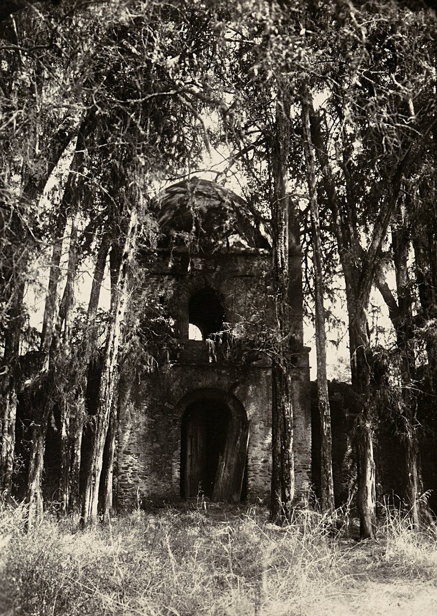 Construyendo un Imperio en la era fascista: entrada a la casa de placer del Rey Fasil, 09/05/1936 (foto en b/n) de Modestino Baldinetti