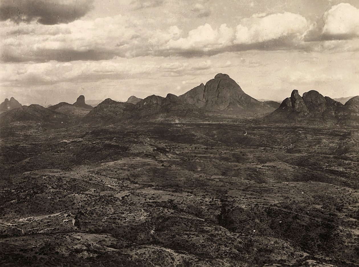 Construyendo un Imperio en la era fascista: las montañas de Adua, Etiopía, 09/05/1936 de Modestino Baldinetti