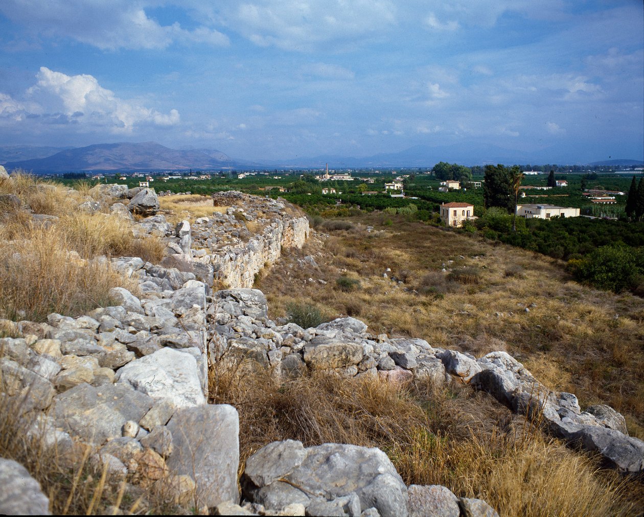 Ruinas de la fortaleza de la ciudadela: sitio de la antigua ciudad de Tirinto, alrededor de 1200 a.C. Grecia de Mycenaean