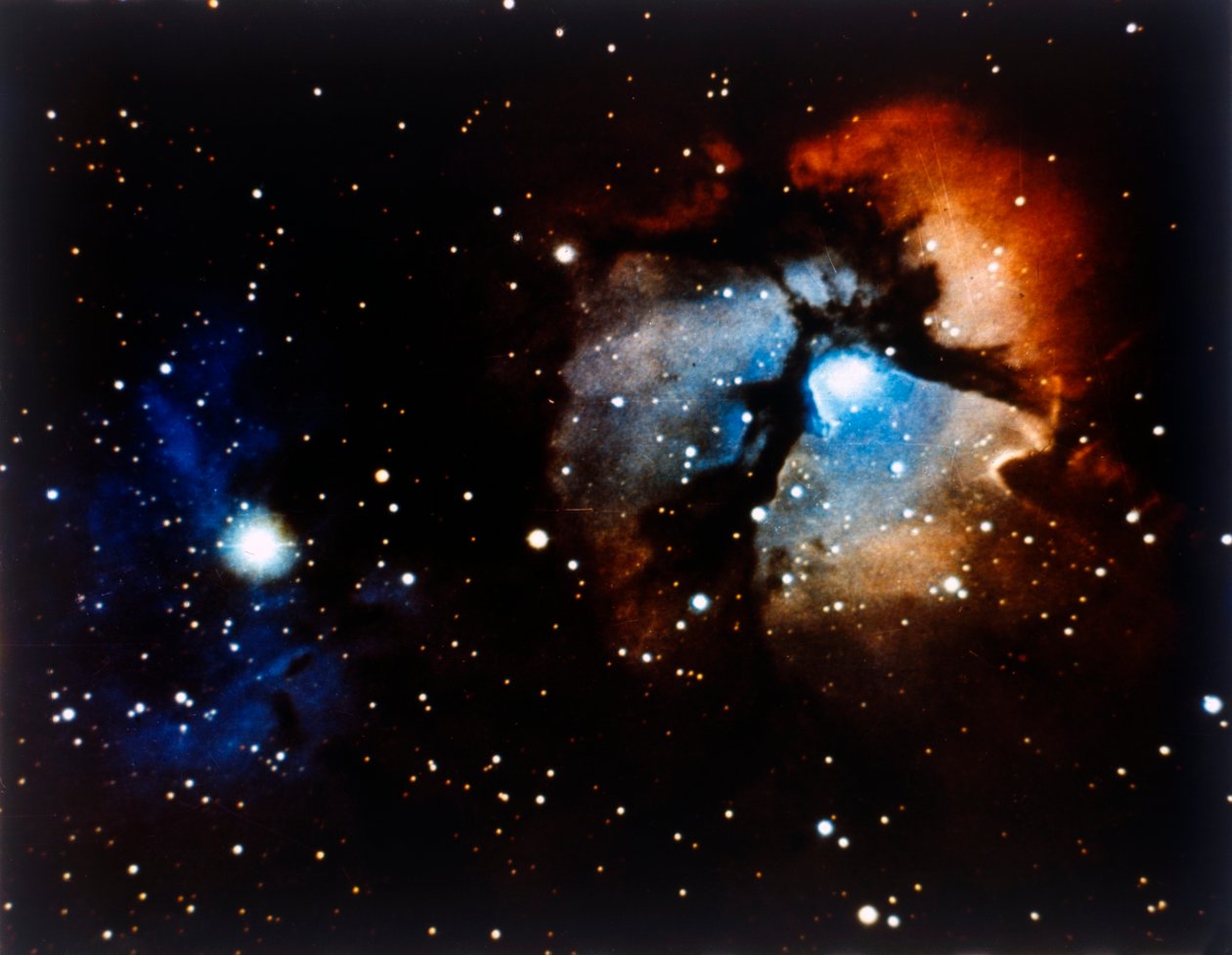 Nebulosa Trífida en la constelación de Sagitario de NASA Images