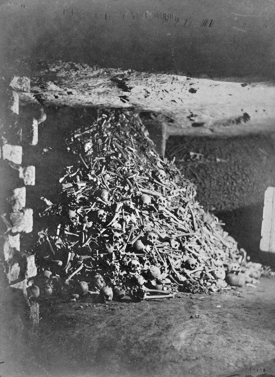 Interior de las catacumbas, París, 1861 de Nadar
