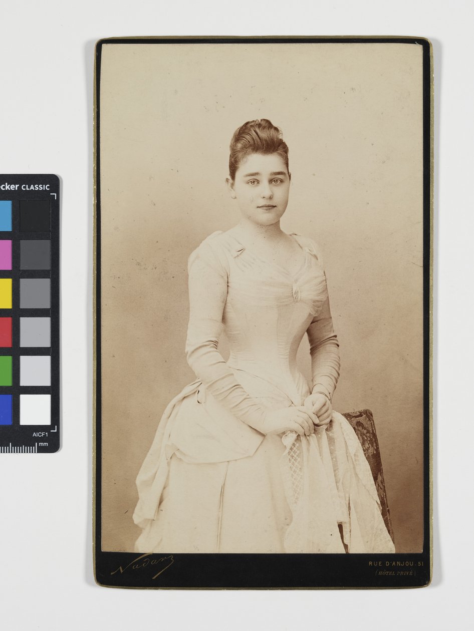 Joven con vestido de gala de Nadar