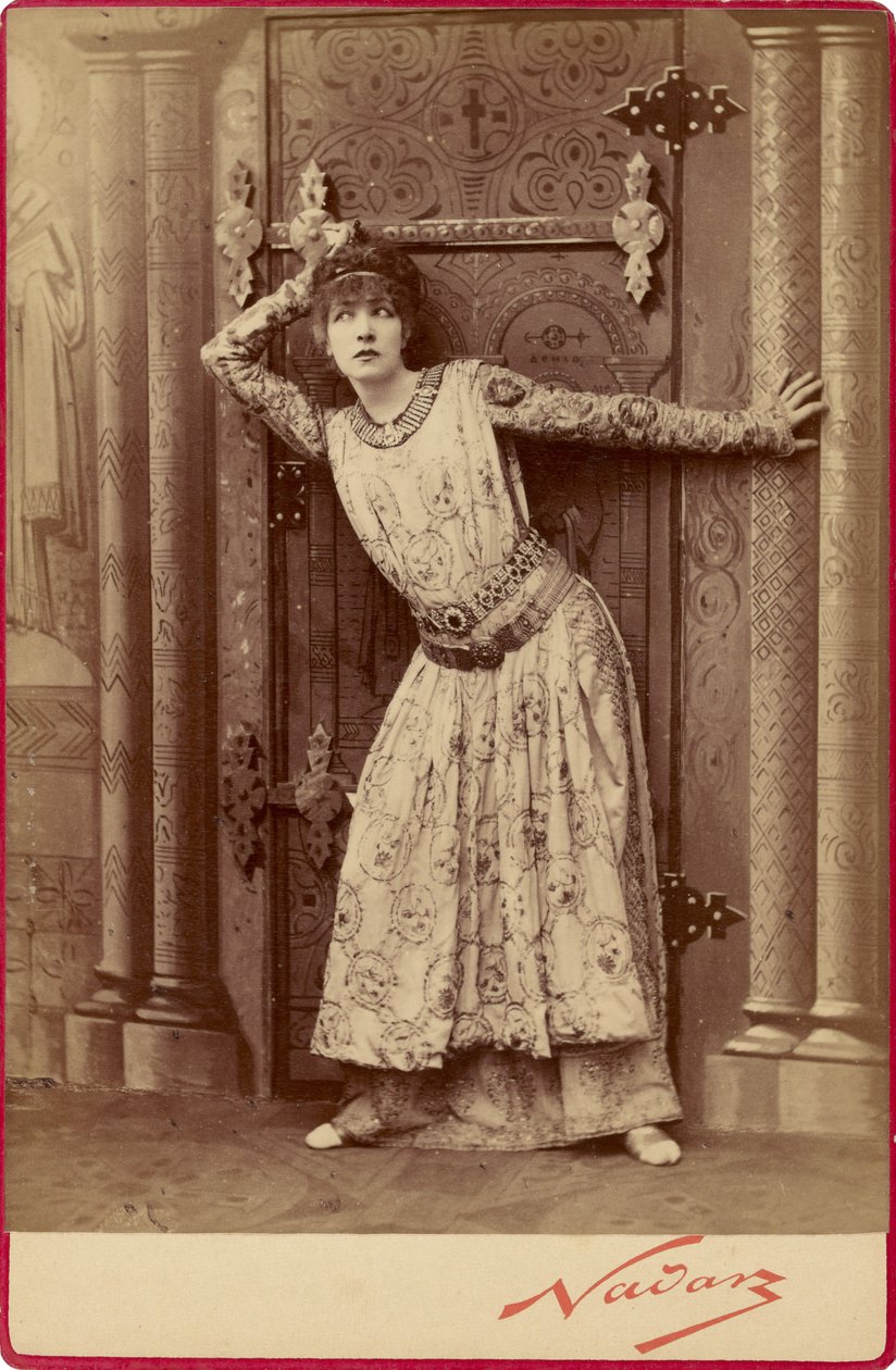 [Sarah Bernhardt como la emperatriz Theodora en "Theodora" de Sardou] de Nadar [Gaspard Félix Tournachon]