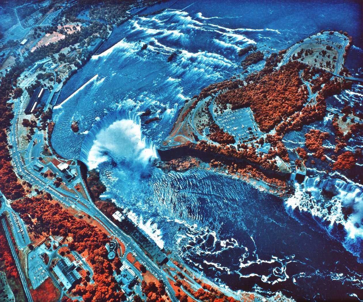 Fotografía infrarroja de las Cataratas del Niágara tomada desde el avión NASA Earth Survey 2 de National Aeronautics and Space Administration National Aeronautics and Space Administration