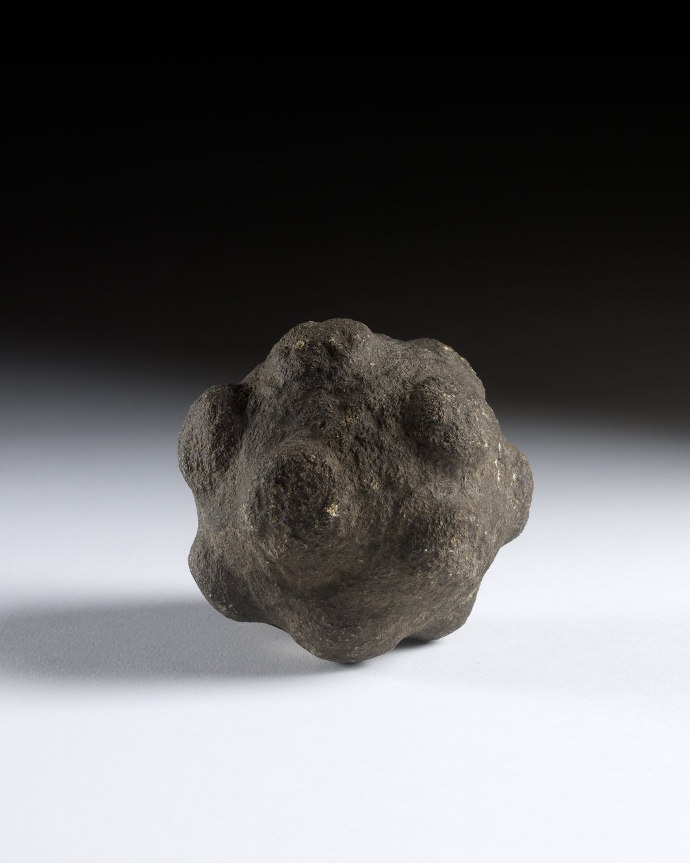 Bola tallada, Neolítico tardío, Escocia, c.3750-2000 a.C. de Neolithic