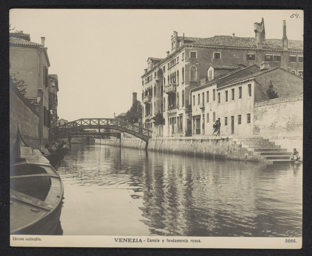 Vista de la Fondamenta Rossa de Venecia Venecia - Canale e fondamenta rossa (título sobre objeto) de Neue Photographische Gesellschaft