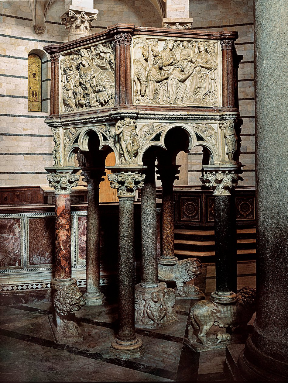 Púlpito de mármol de una iglesia, en el Baptisterio de Pisa 1260 de Nicola Pisano