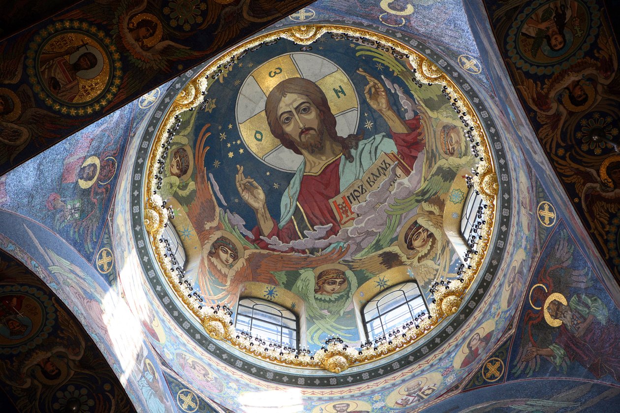 Cristo Pantocrátor bajo la cúpula central de la Iglesia del Salvador sobre la Sangre Derramada en San Petersburgo de Nikolai Nikolayevich Harlamov