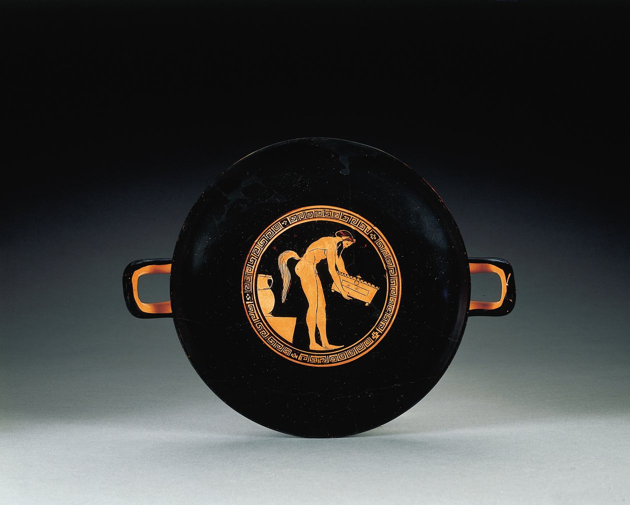 Kylix ático de figuras rojas, c.470 a.C. de Oedipus Painter
