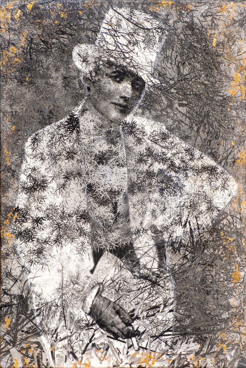 Oro, 2022 (técnica mixta sobre madera) de Olivia Gozzano