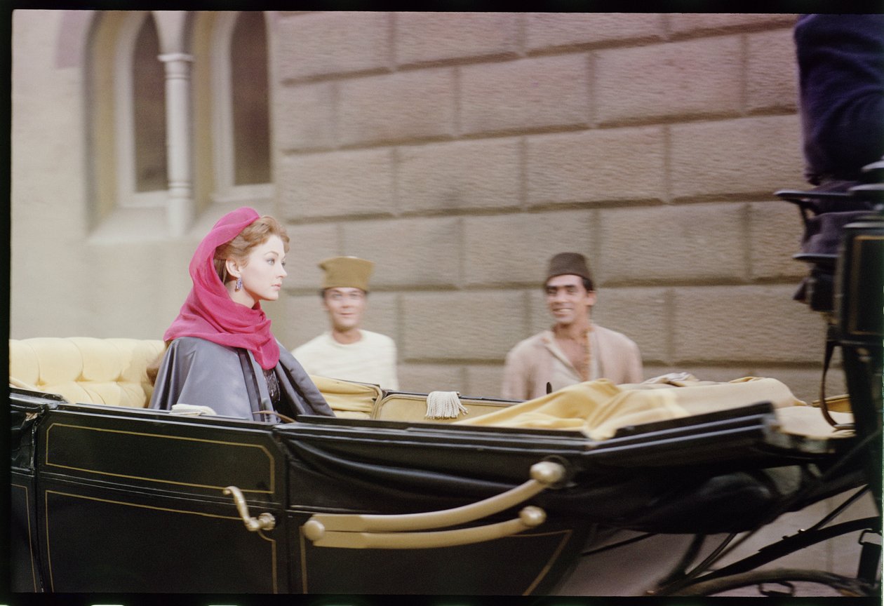 Christine Kaufamann filmando "Taras Bulba," 1962 de Orlando Suero