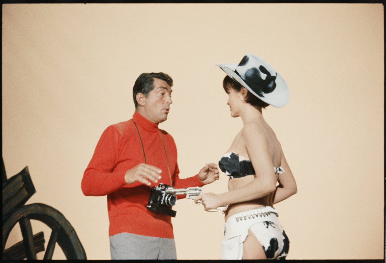 Dean Martin como Matt Helm en el set de 