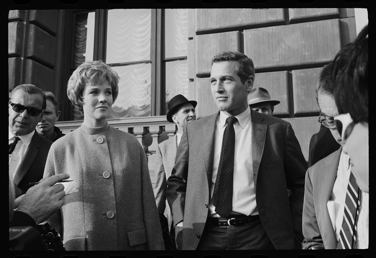 Julie Andrews y Paul Newman en el set de 