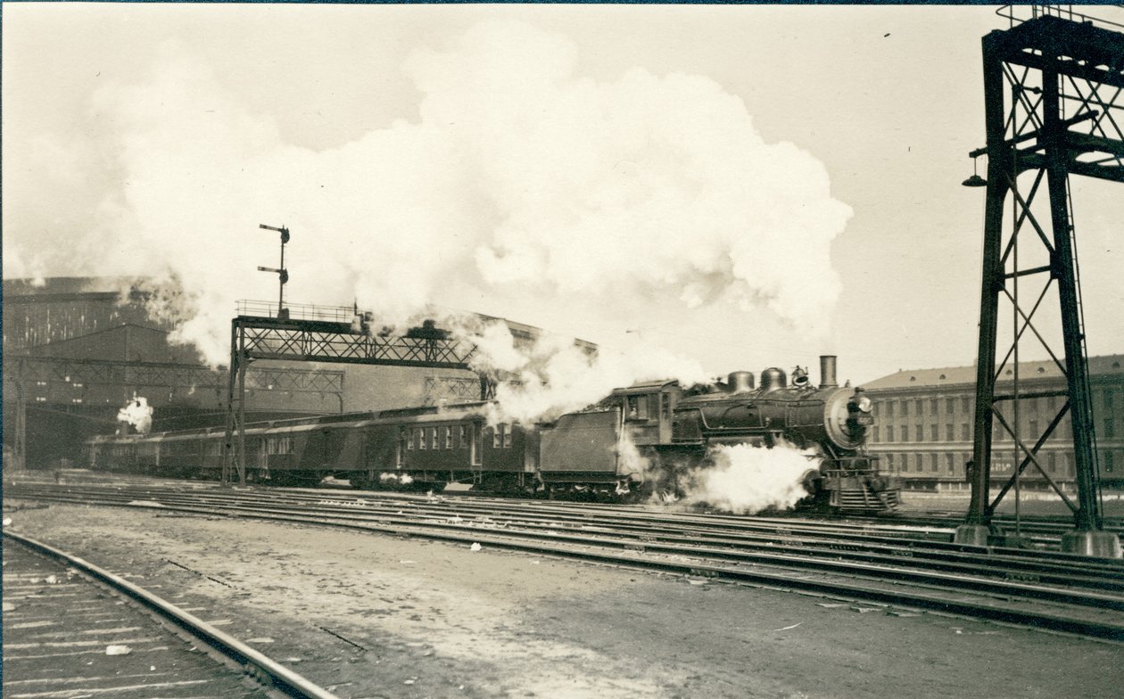 Tren saliendo de la Estación Union, St. Louis de Oscar C. Kuehn