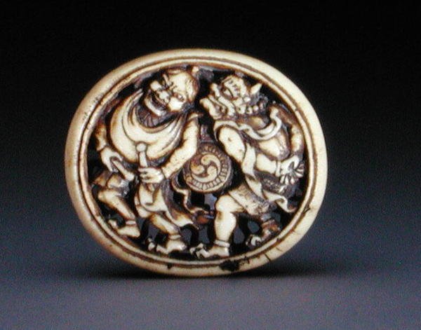 Netsuke que representa a Raiden con el dios del viento Futen, 1860-70 de Ozaki Kokusai