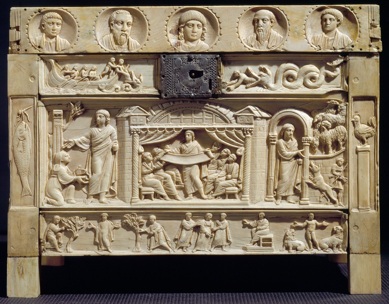 Arte paleocristiano: Relicario decorado con escenas del Antiguo y Nuevo Testamento en bajorrelieves. Siglo IV Del monasterio de Santa Giulia, Italia. Brescia, Museo Cristiano de Paleo Christian
