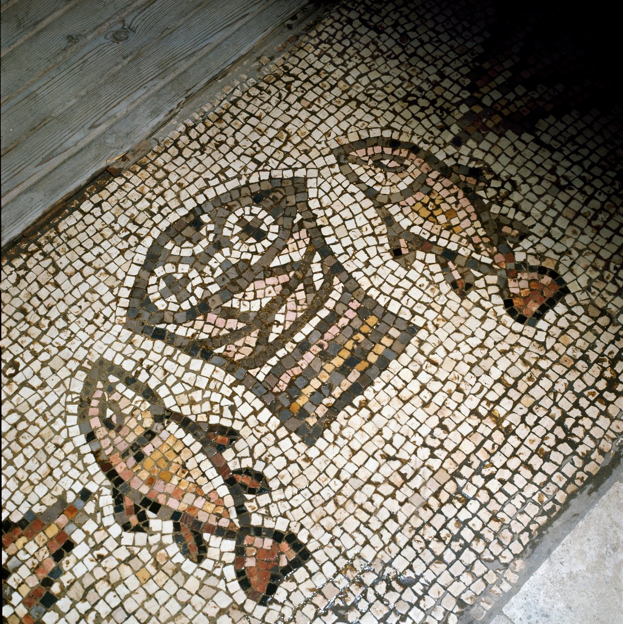 El milagro de los peces y los panes, mosaico del siglo IV o V de Paleo Christian