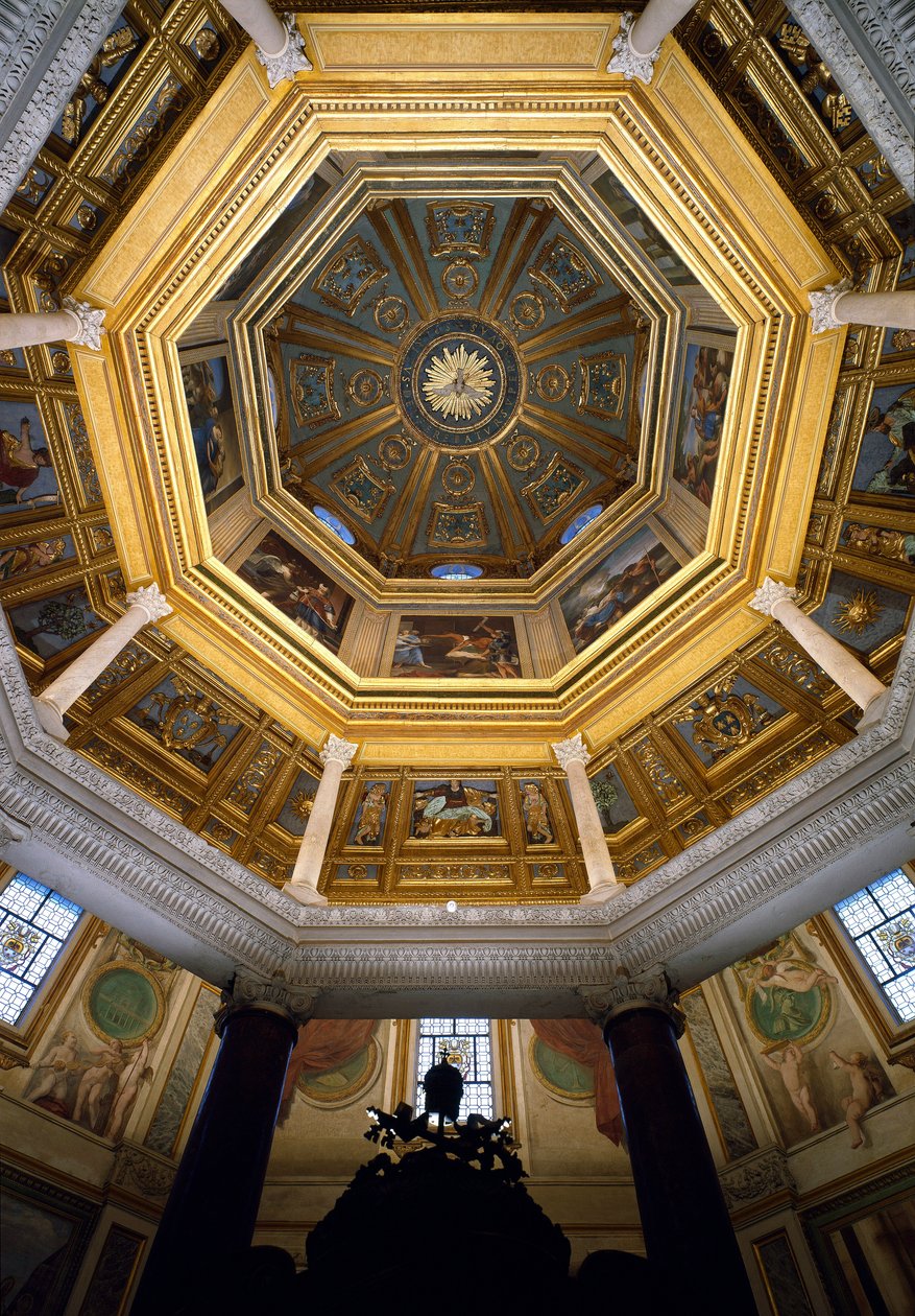 Vista de la bóveda dentro del baptisterio paleocristiano de San Giovanni in Laterano (San Juan de Letrán), construido alrededor del año 440. Roma de Paleo Christian