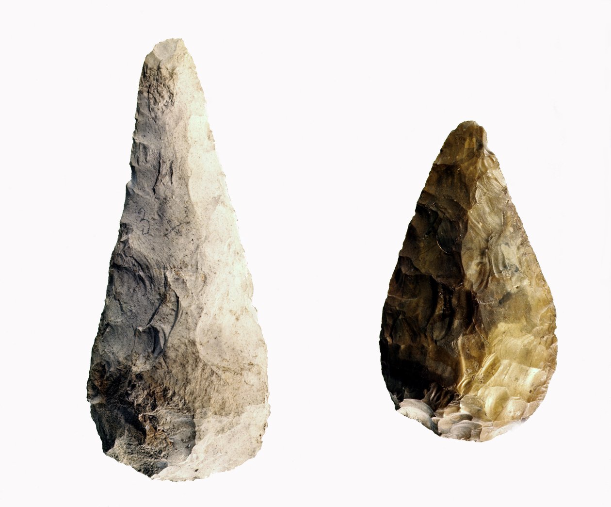 Dos hojas, de Saint-Acheul, Período Acheulense Inferior, c.20,000 a.C. (sílex) de Paleolithic