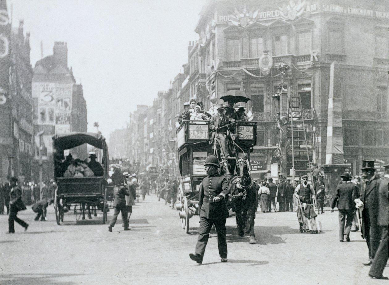 Ludgate Circus, Londres, preparado para el Jubileo de Diamante de la Reina Victoria, 1897 de Paul Martin