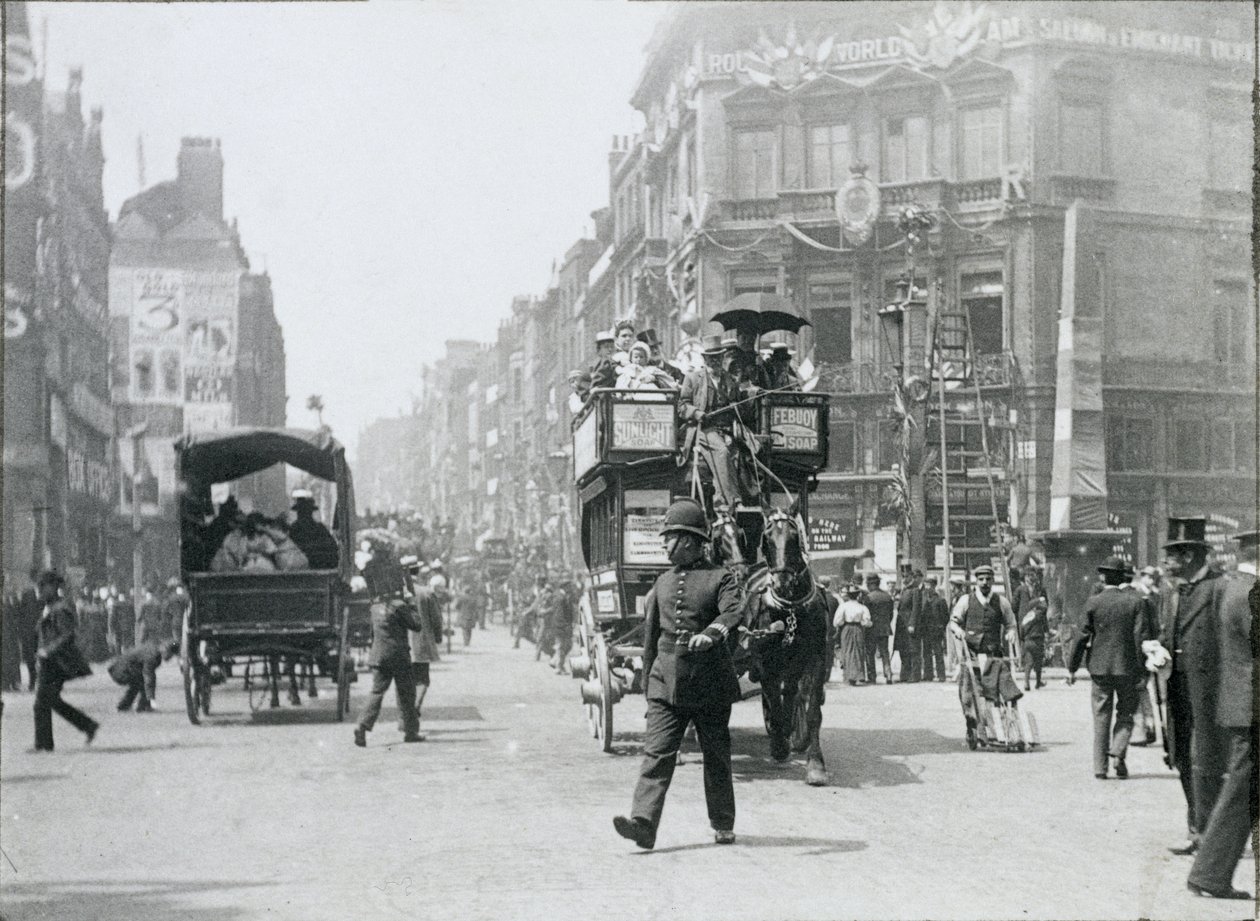 Ludgate Circus, Londres, preparado para el Jubileo de la Reina, 1897 de Paul Martin