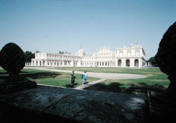 El Palacio Real y jardines, reconstruido desde 1715 de Pedro Caro Idrogo