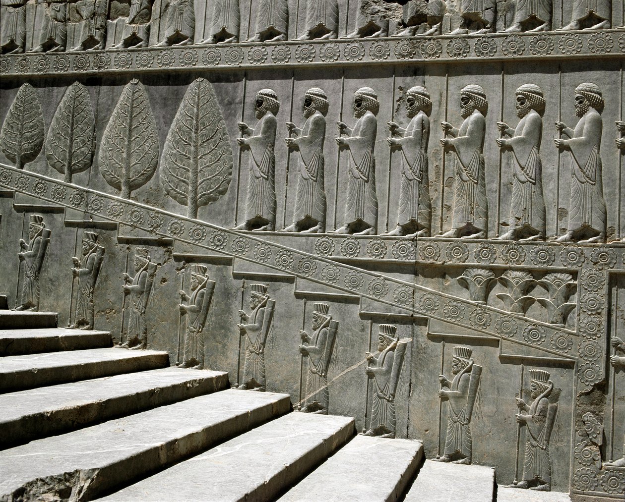 Guardias de Susa y Persia. Relieves de la escalera oriental de la Apadana, siglo VI a.C. de Persian School