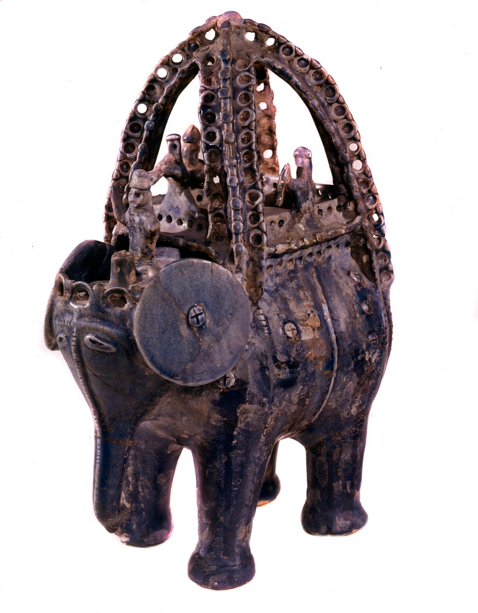 Arte persa: rython en loza azul de la región de Gorgan en Irán. Siglo XIII. Teherán, museo arqueológico de Persian School