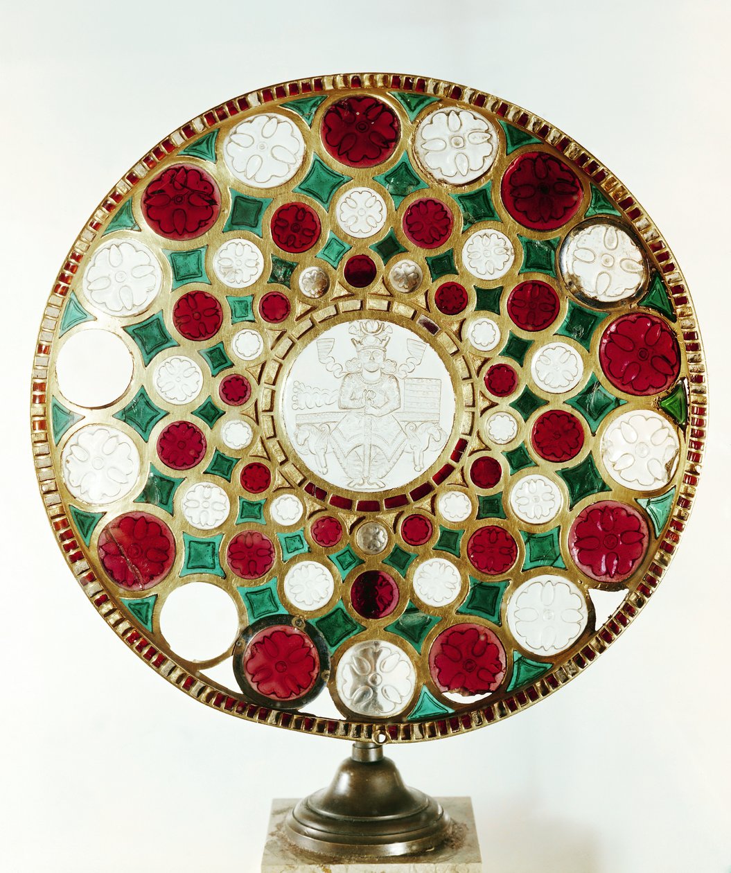 La copa de Salomón, con un relieve de un rey, período sasánida (226-651) de Persian School
