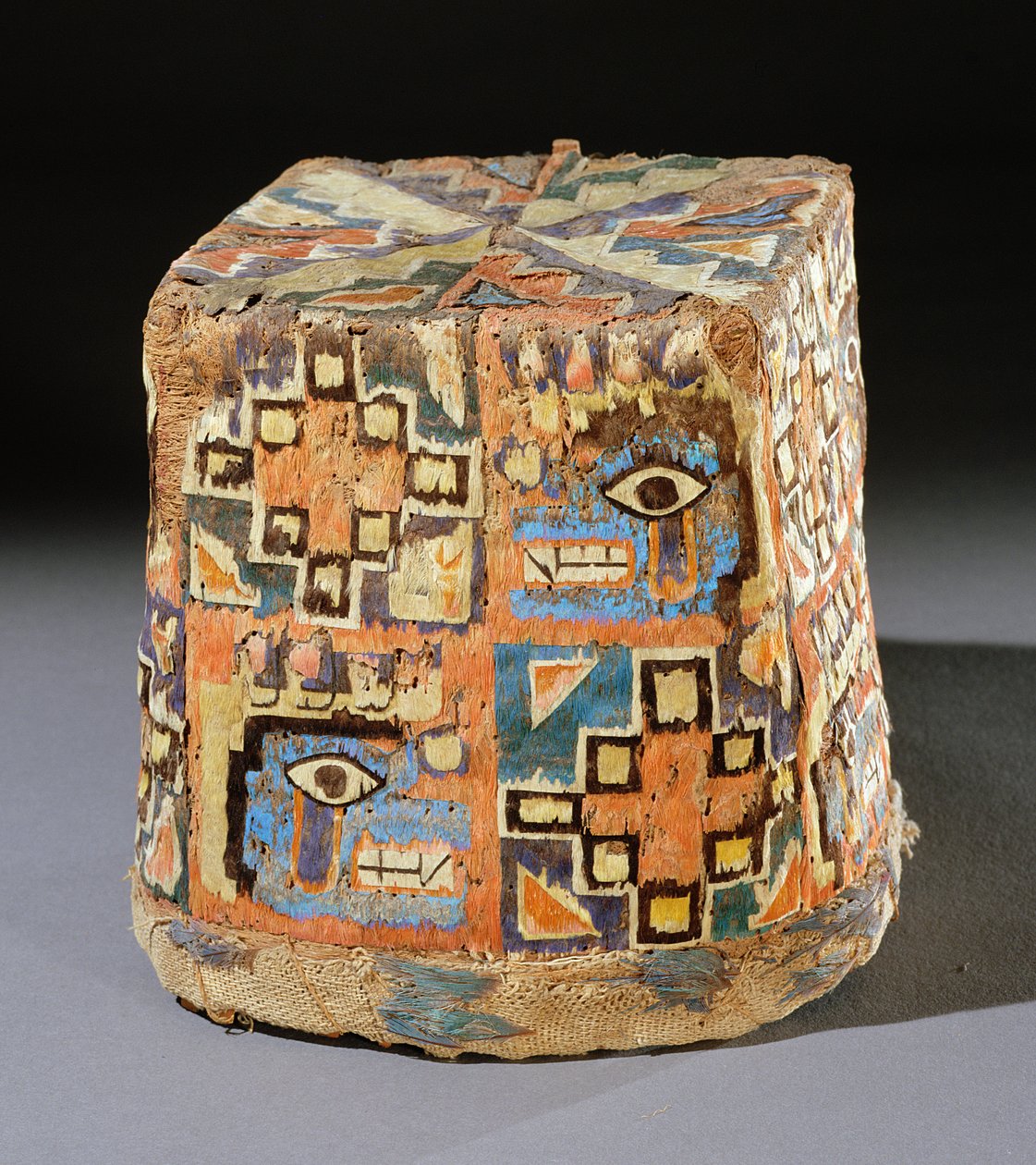 Sombrero, de Wari de Peruvian School
