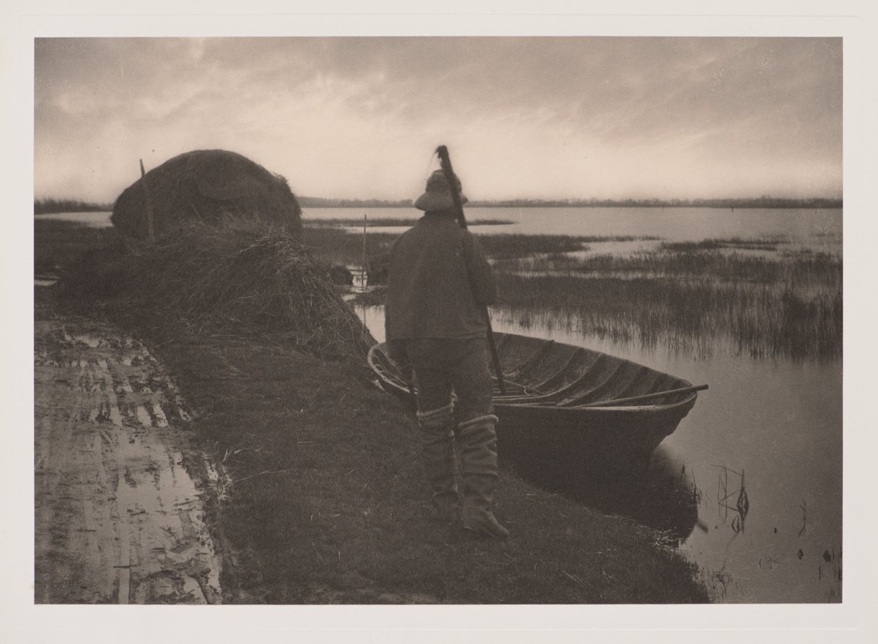Hombre de las marismas que va a cortar lecho de juncos, de Vida y paisaje en los Norfolk Broads de Peter Henry Emerson